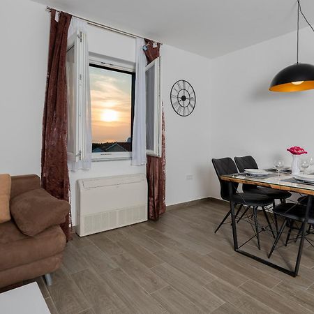 Villa Anja Peroj Exteriör bild