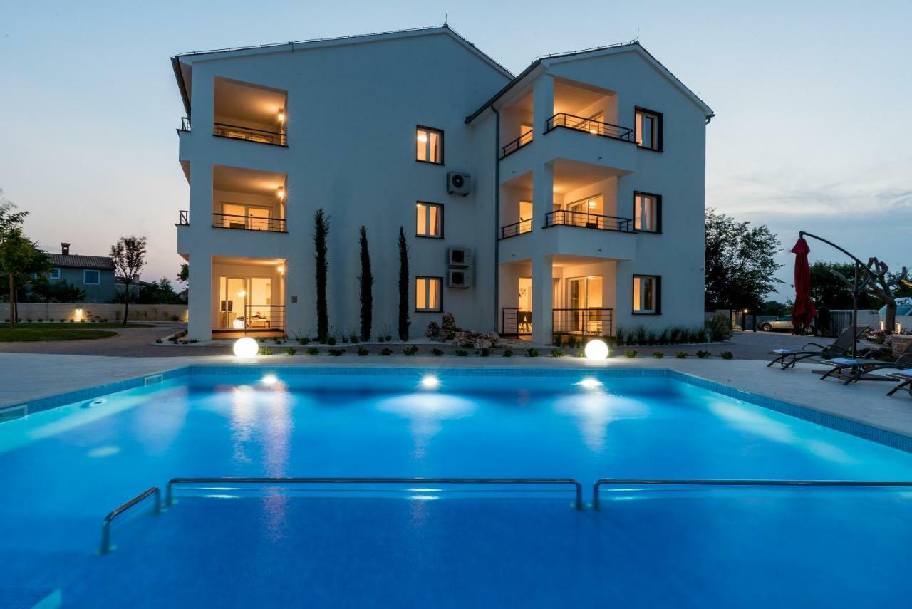 Villa Anja Peroj Exteriör bild