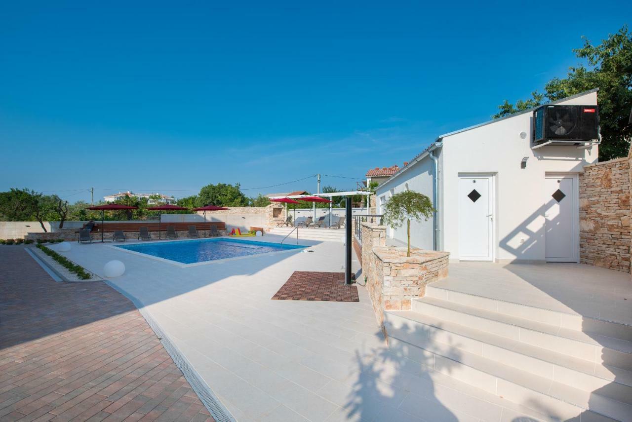 Villa Anja Peroj Exteriör bild