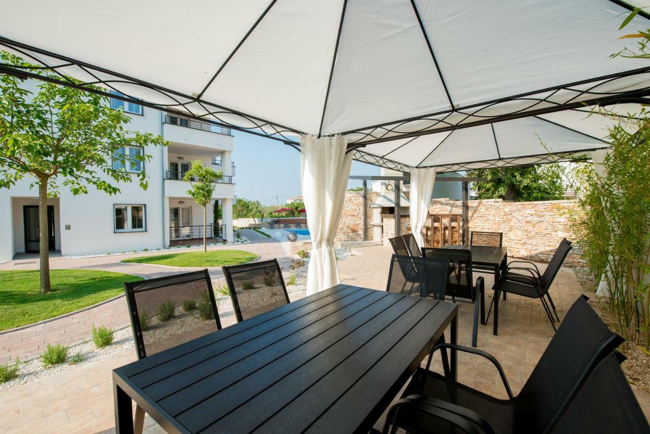 Villa Anja Peroj Exteriör bild