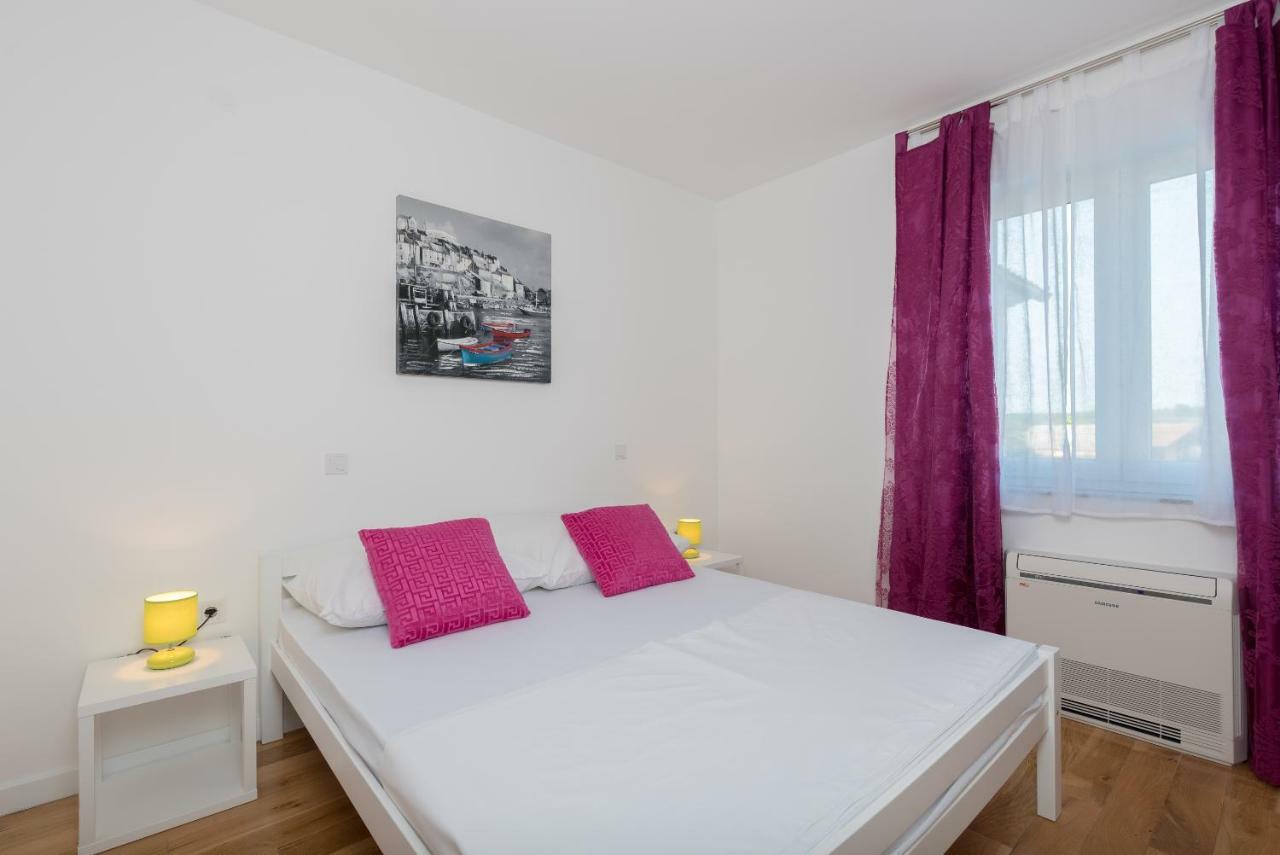 Villa Anja Peroj Exteriör bild