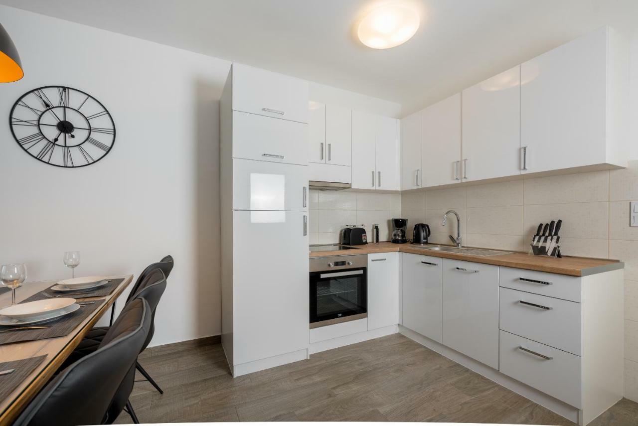 Villa Anja Peroj Exteriör bild