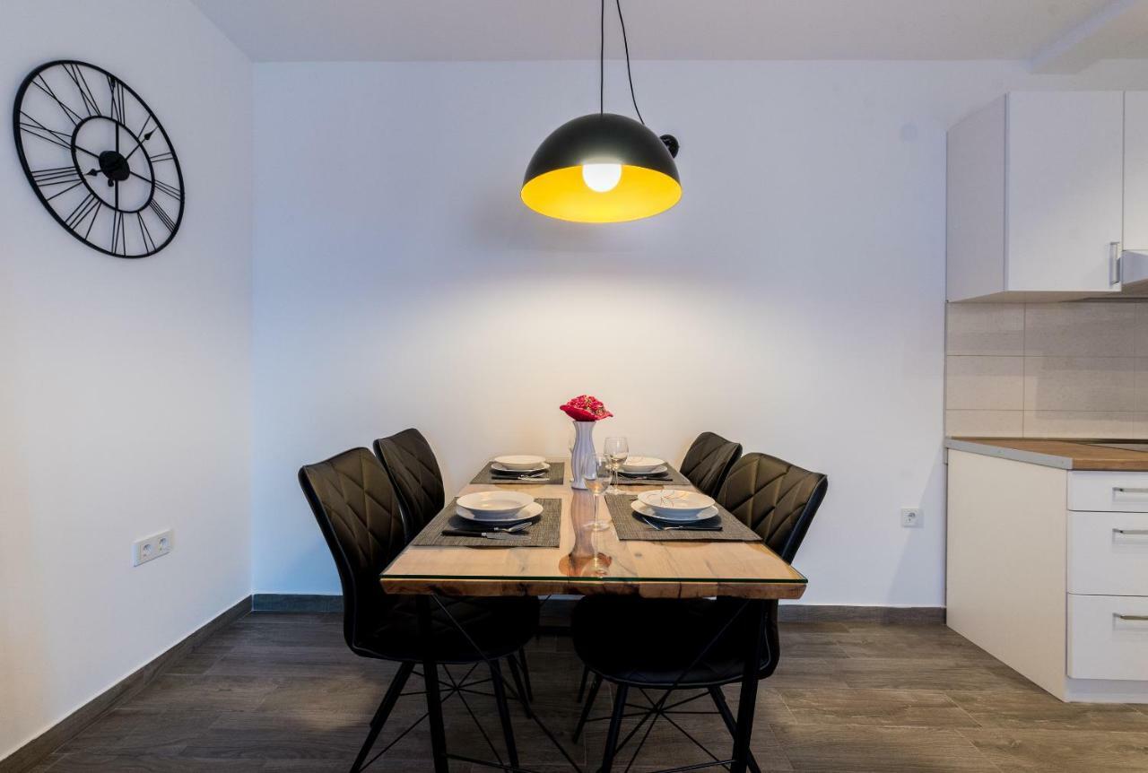 Villa Anja Peroj Exteriör bild