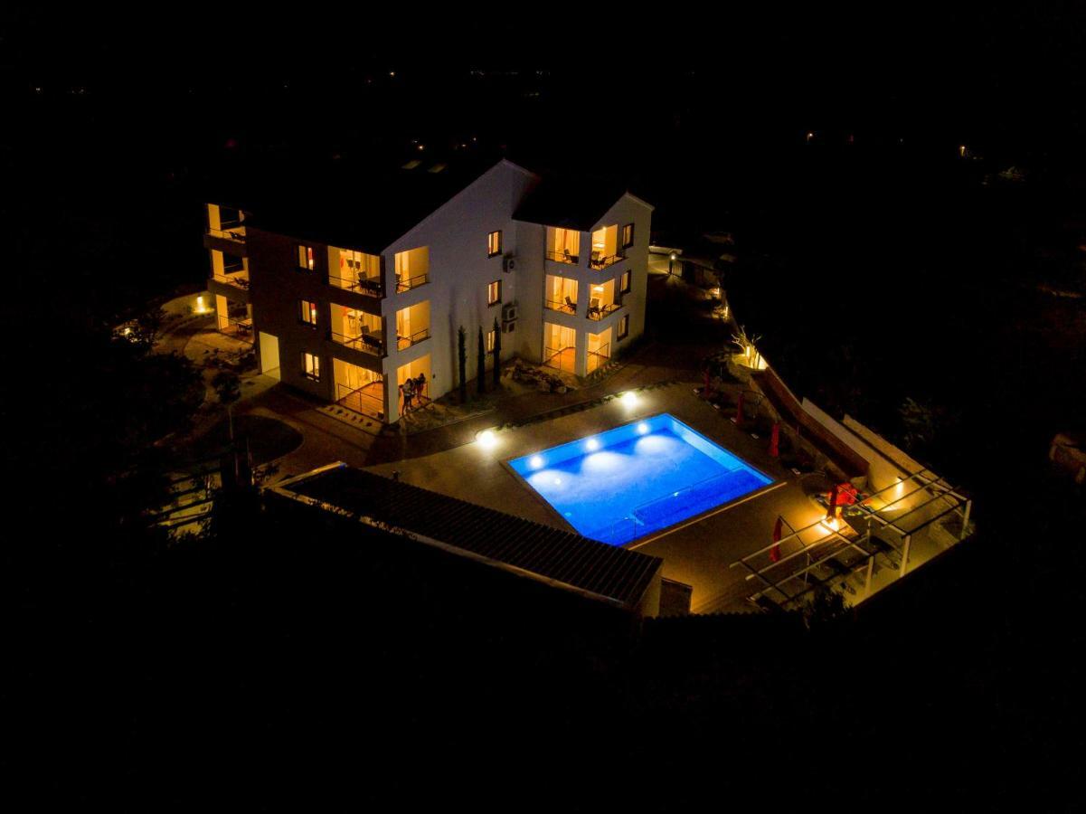 Villa Anja Peroj Exteriör bild