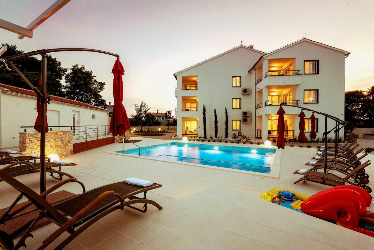 Villa Anja Peroj Exteriör bild