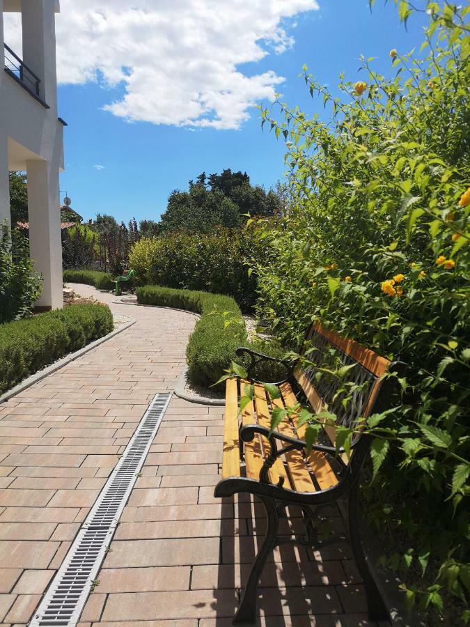Villa Anja Peroj Exteriör bild